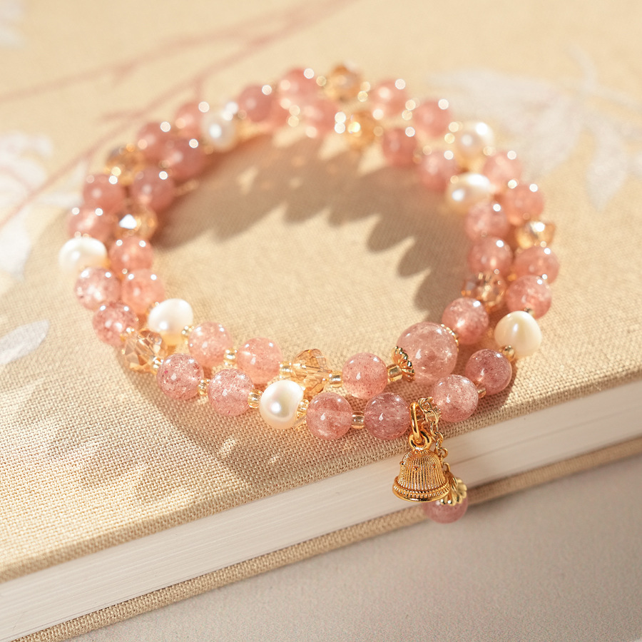 Pulsera de perlas de agua dulce con cristales artificiales de fresa, nueva pulsera de cuentas dulce y versátil de estilo chino, sensación de lujo ligero y de alta gama, joyería para mujer.