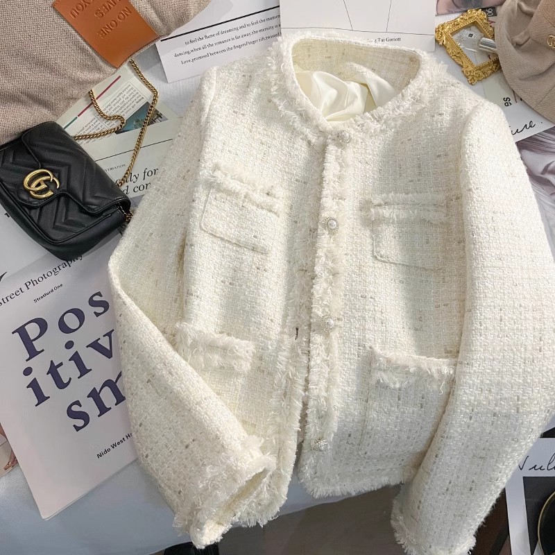 White French-style Chanel-inspired blazer for women, 2025 autumn/winter new style, casual, high-end, pearl button, Korean style, elegant.