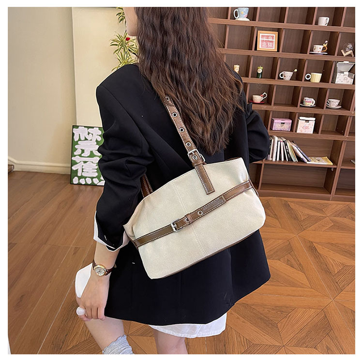 Belt Detail Suede Texture Zip Shoulder Bag 31