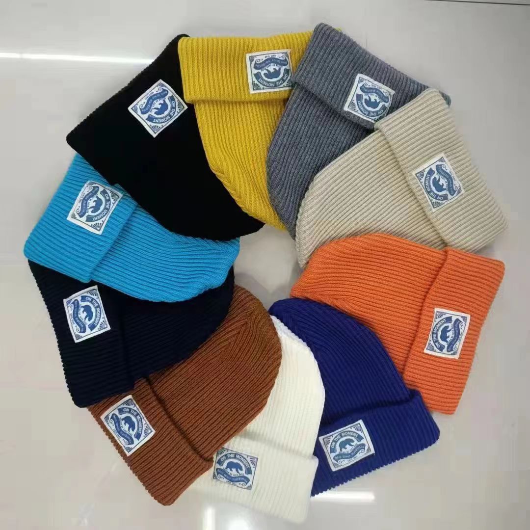 북극곰 노란색