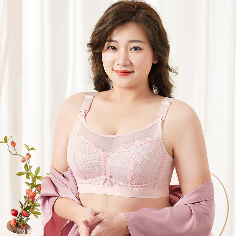 大きいサイズの妊婦は薄く集まって副乳のブラジャーを収めて太っています。