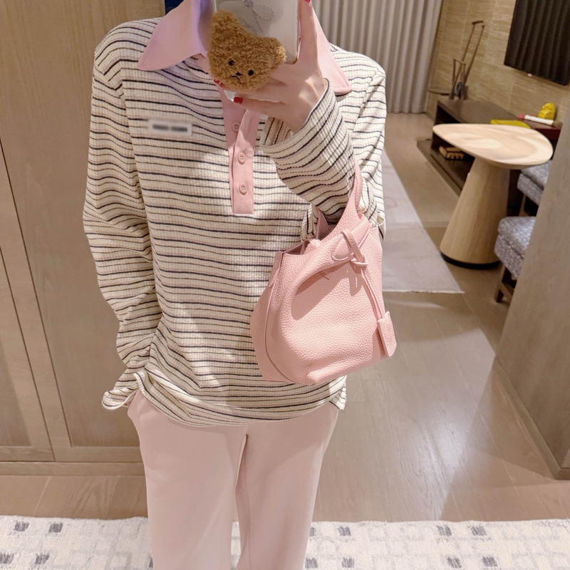 Korean-style color-blocking polo collar striped long-sleeve T-shirt for women and girls, textured, slimming, casual, versatile, turn-down collar top for autumn Korean-style color-blocking polo collar striped long-sleeve T-shirt for women and girls, textured, slimming, casual, versatile, turn-down collar top for autumn
