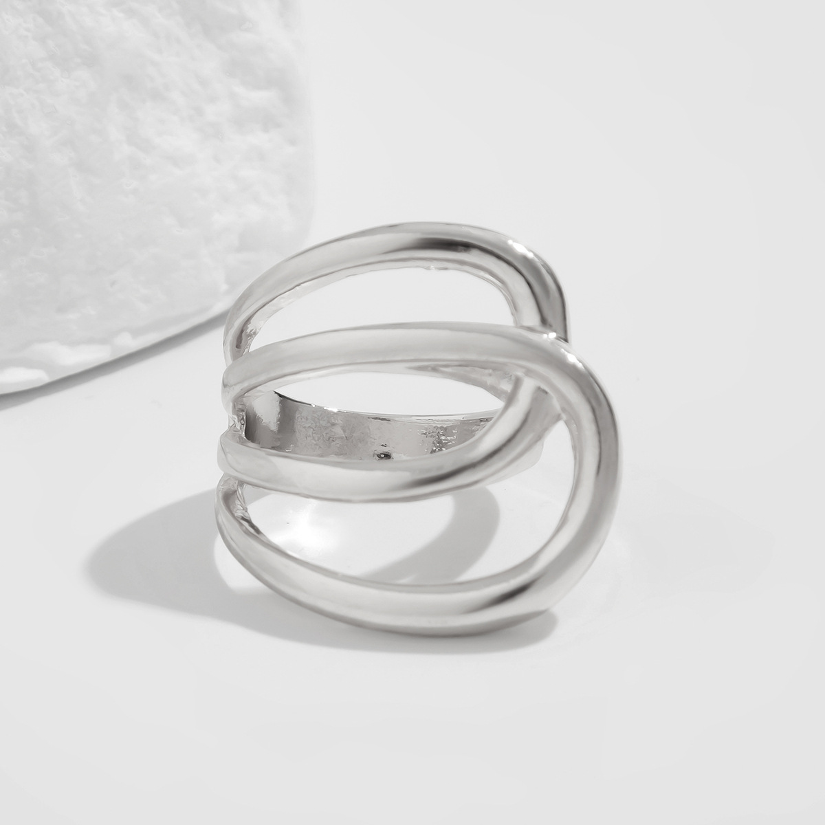 02 white k ring 0822