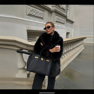 2024 autumn and winter fashion fashion little sister warm and comfortable autumn and winter wear expensive feeling blogger wear