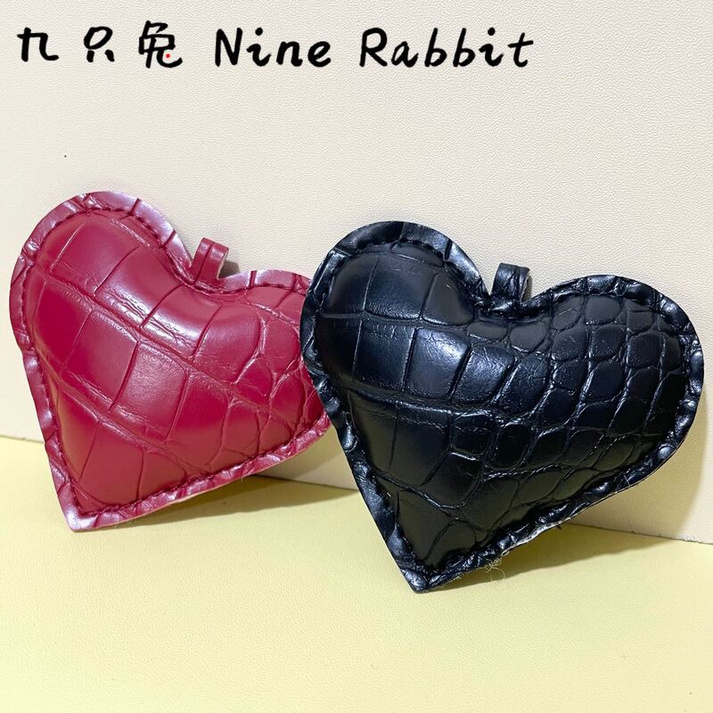 European and American Popular Handmade Glossy Crocodile Pattern Leather Heart Keychain Miu Series Pendant Accessories Bag Pendant European and American Popular Handmade Glossy Crocodile Pattern Leather Heart Keychain Miu Series Pendant Accessories Bag Pendant