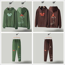 Travis Scott�������ҽ��˶�������ñ������ϵС����Ů��������