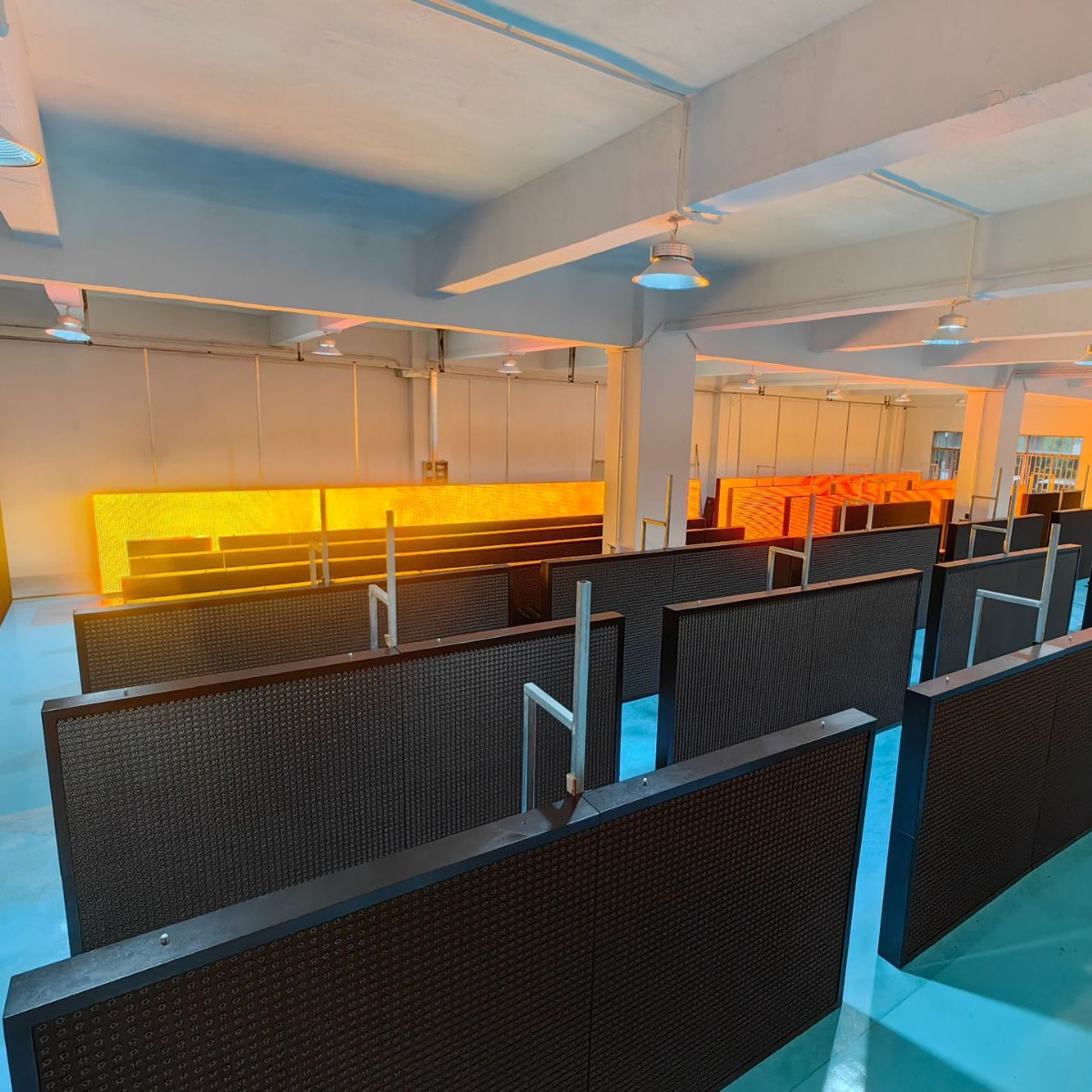 ���ٹ�·��ͨLED��ʾ��P25����˫ɫ��ͨ�鱨����ʾ��