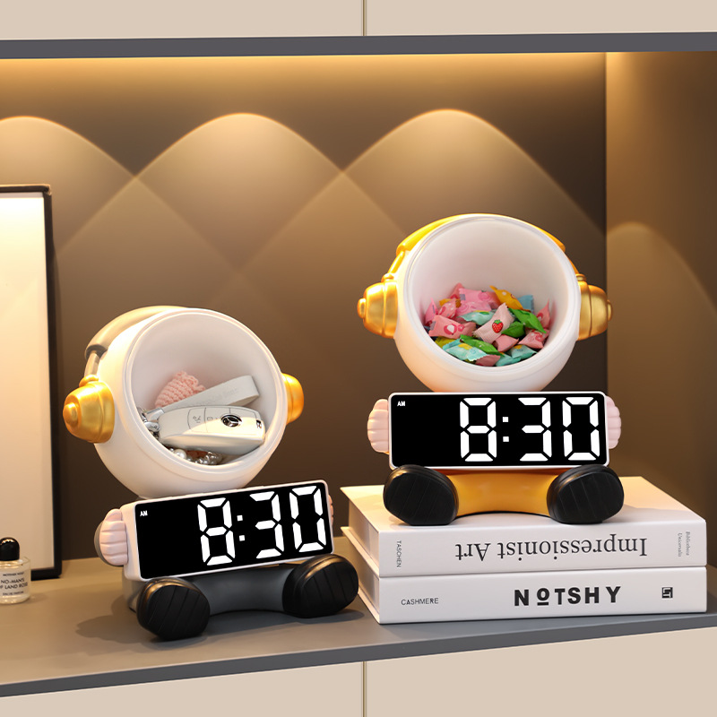 Reloj de astronauta adornos de sala de estar dormitorio lujo ligero reloj de escritorio tipo reloj electrónico decoración despertador