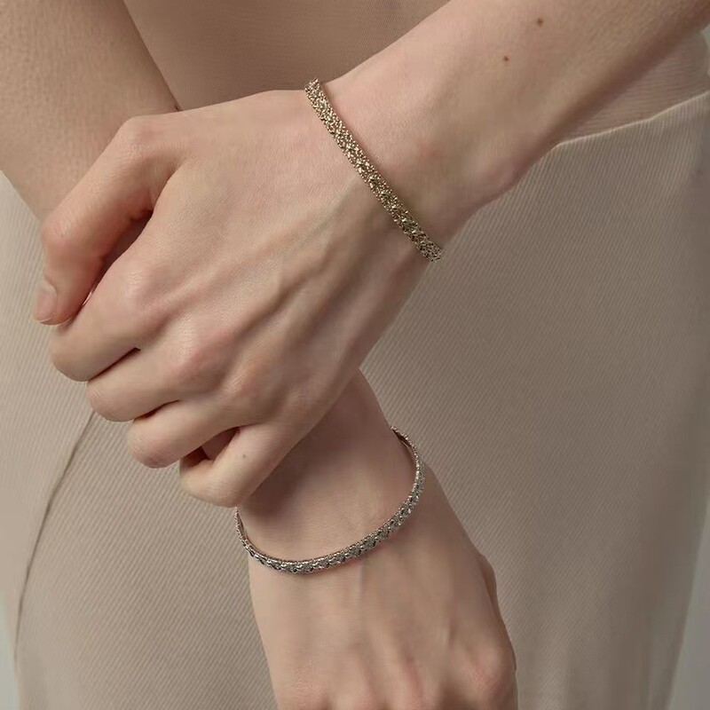 Iris Flower Full-Circle Narrow Bracelet with a Sense of Design, Light Luxury, Heavy Craftsmanship, Open-Style Vintage Maillard Bracelet Iris Flower Full-Circle Narrow Bracelet with a Sense of Design, Light Luxury, Heavy Craftsmanship, Open-Style Vintage Maillard Bracelet