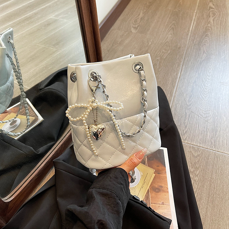 Stylish Pleated Straw Bucket Bag for Women - 2024 Summer New Arrival Simple Single Strap Bag, Unique Chain Crossbody Bag