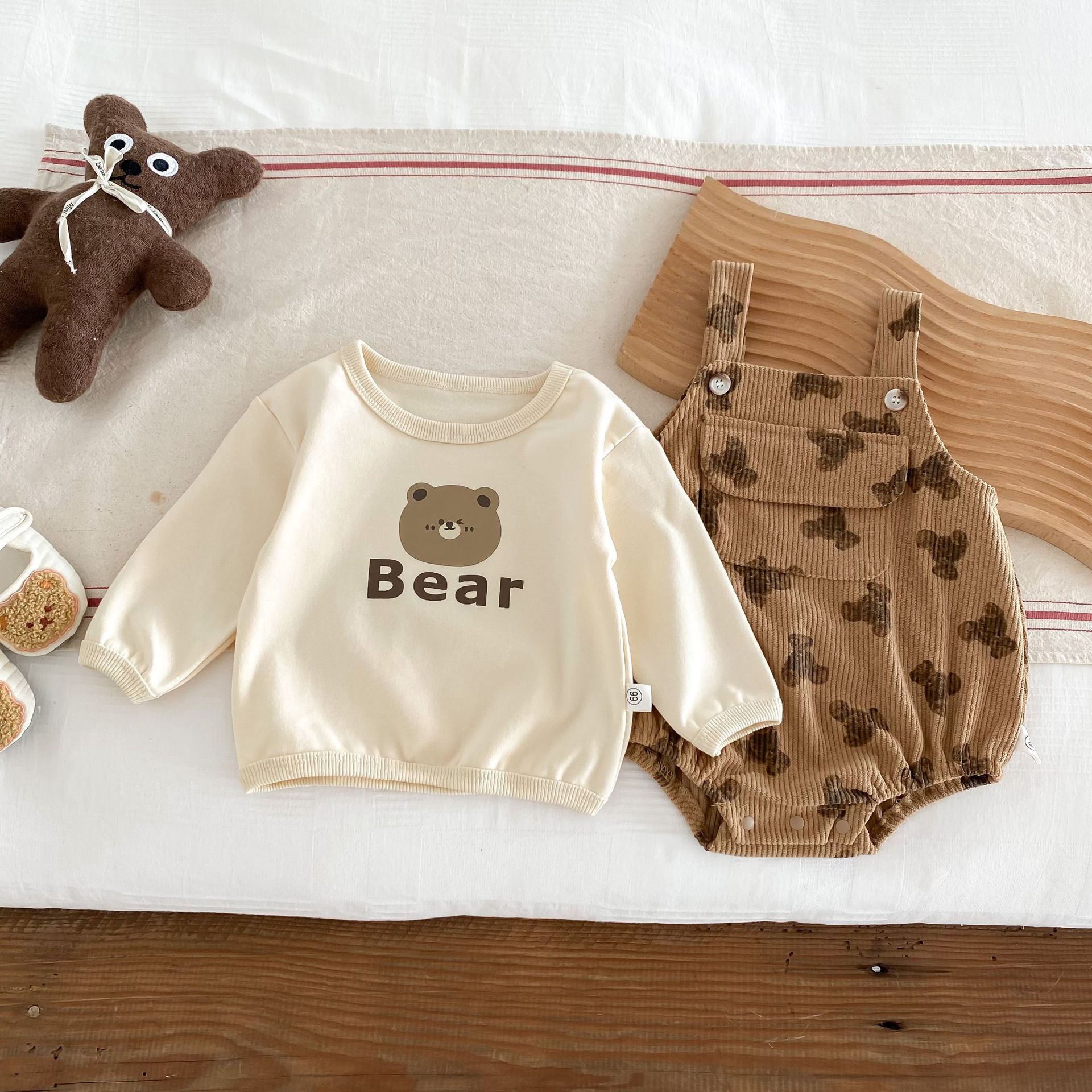 INS estilo coreano bebé PANA correa de pana traje de una pieza bebé lindo oso vaina manga larga Camiseta conjunto de dos piezas