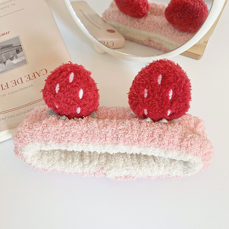 Linda fresa cara lavado diadema femenina felpa diadema Internet celebridad 2022 nuevo estilo banda de pelo estilo coreano tocado accesorios de pelo de invierno