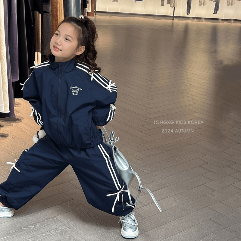 ネットの赤い女の子の韓国版のスーツの中で大きい子供の春秋の新型の洋気の蝶結びのカーディガンのコートのストライプのズボンの2つのセット|undefined