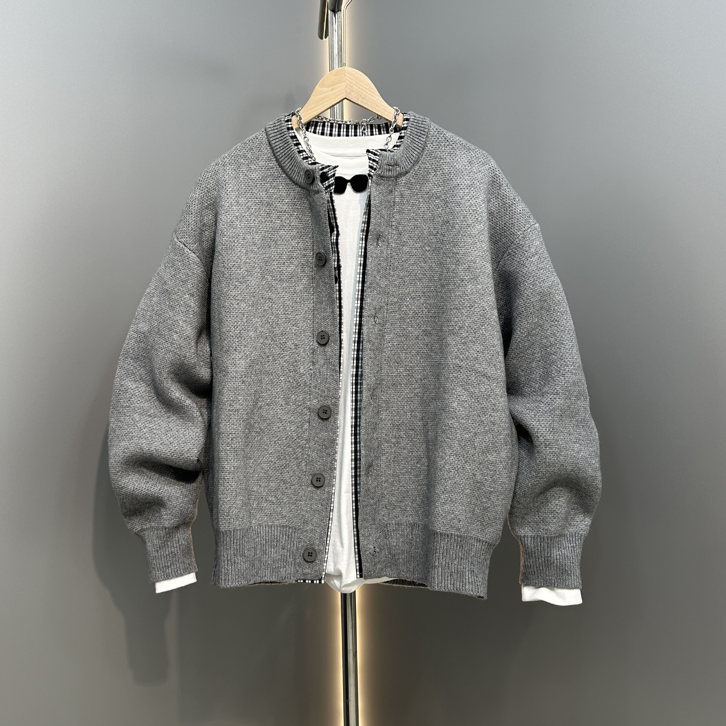 Explosiones transfronterizas de tamaño europeo de cuatro barras a rayas jersey suéter cardigán hombre chaqueta suéter fábrica al por mayor