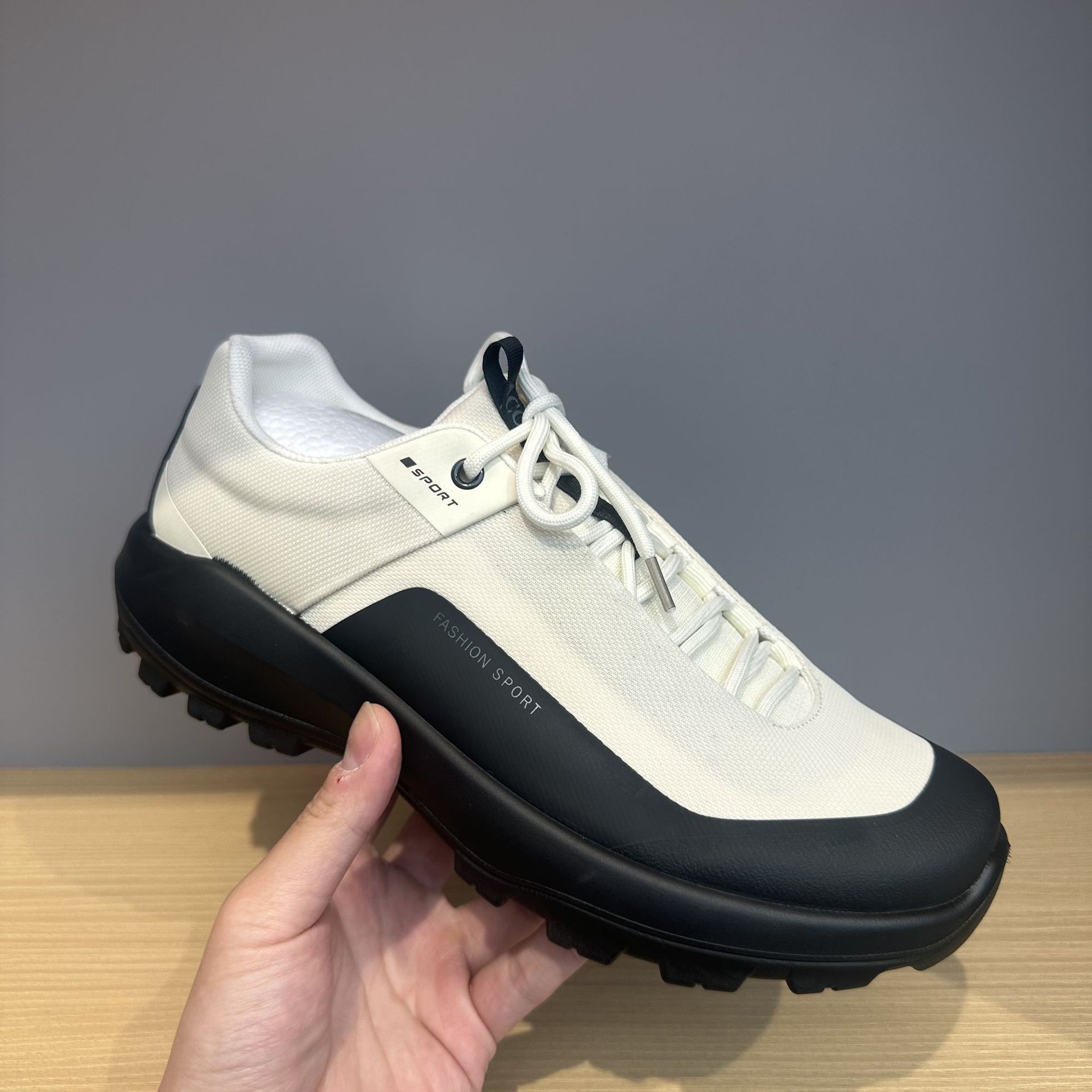 Men's Sports Shoes 2025 Autumn New Breathable Casual Sports Shoes Soft Sole Lightweight Mesh Outdoor Hiking Casual Shoes