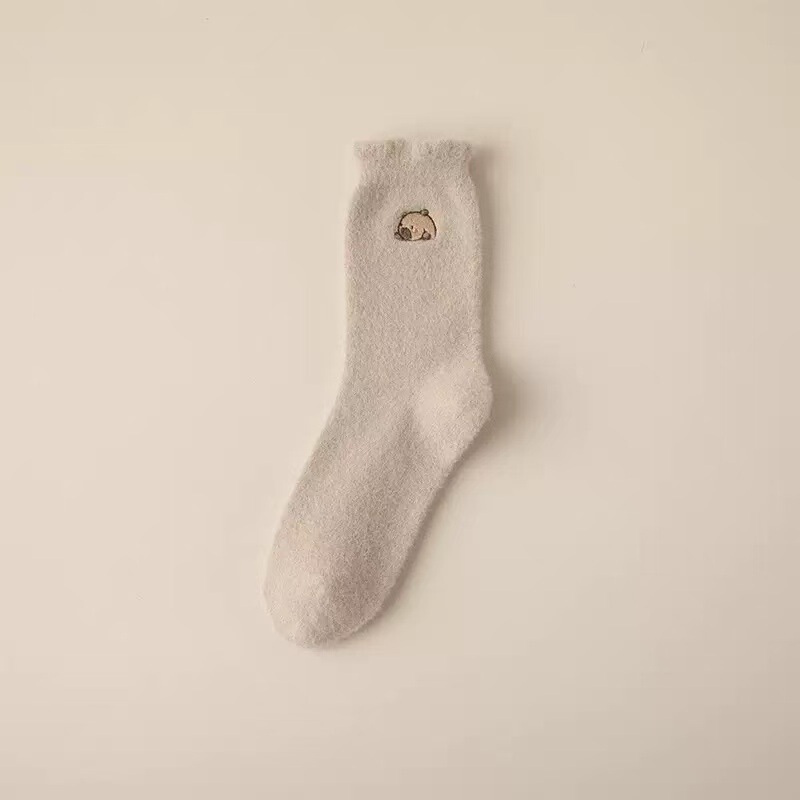 冬季厚袜子女中筒可爱卡通提花卡皮巴拉水豚水貂绒加厚保暖袜子|undefined