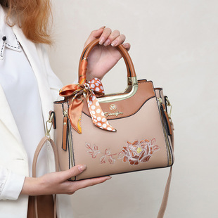 Bag Women's Crossbody Bag New Chinese Style Mother Bag 2025 New Embroidered Light Luxury Middle-aged Handbag Shoulder Bag Women's Trendy