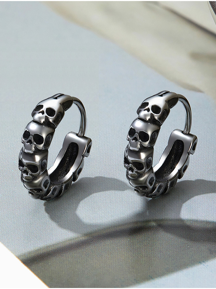 1 Pair Retro Cool Style Skull Stainless Steel Earrings display picture 1