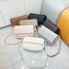 2024夏季新款真皮翻蓋磁扣菱格編織包單肩斜挎潮流輕奢編織郵差包