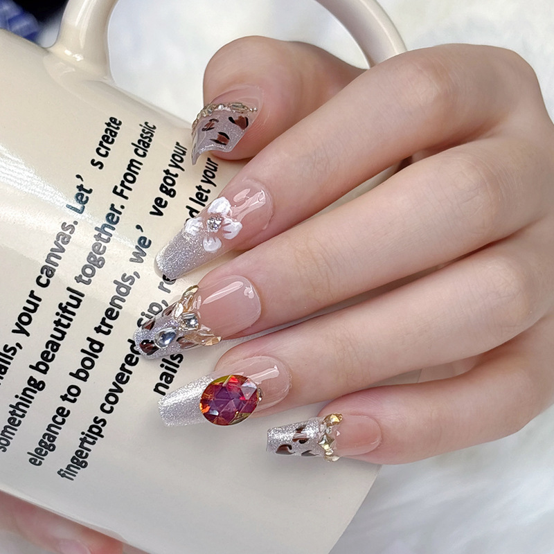 Amor negro rubí con diamantes hechos a mano puro otoño y invierno vestir con estampado de leopardo, ojo de gato, manicure de lujo ligero