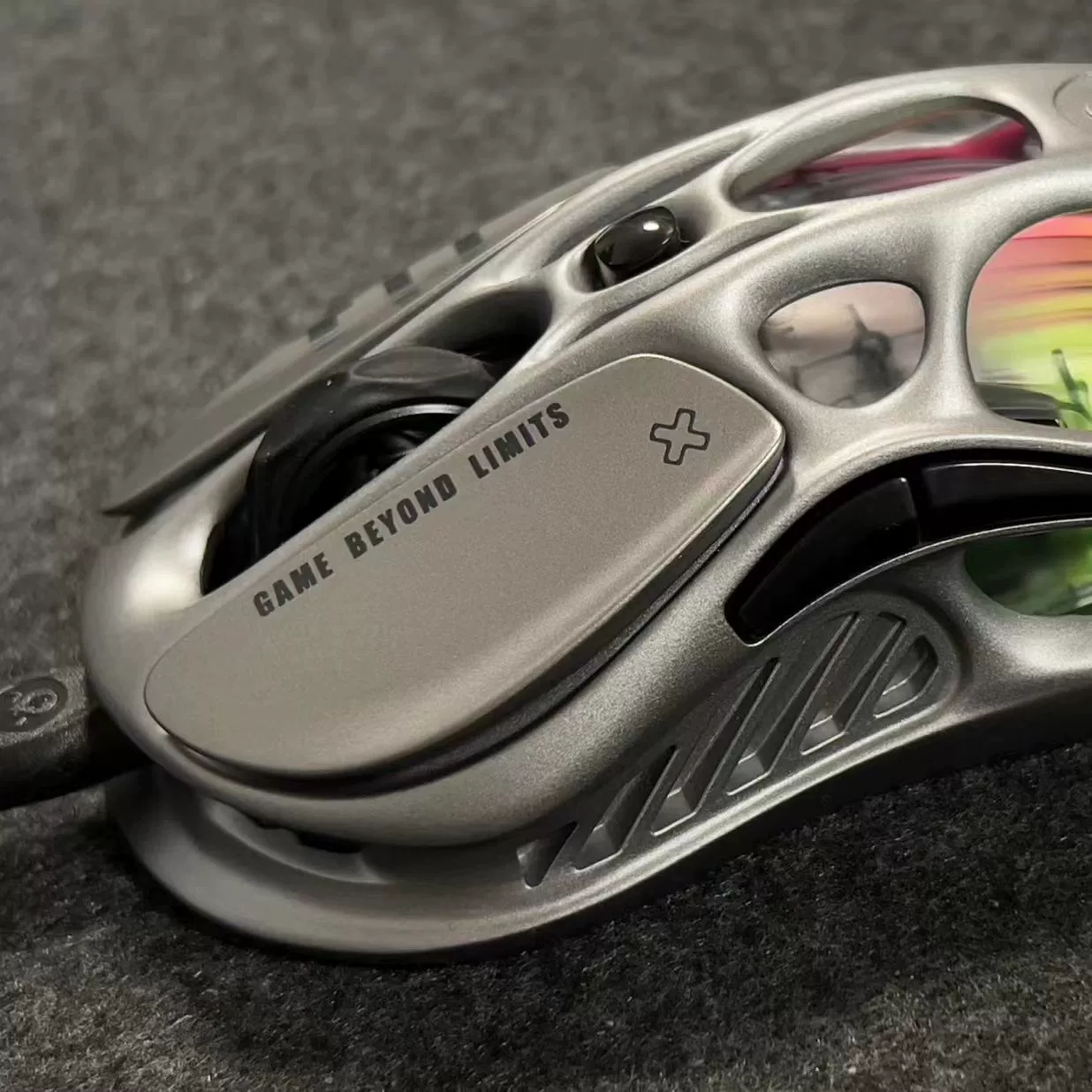 Gravity Planet cocoon mouse wireless charging Bluetooth e-sports three-mode mouse PAW3395RGB genuine personality