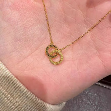 碎碎冰双环相扣项链女款轻奢时尚高级感锁骨链莫比乌斯环吊坠颈链