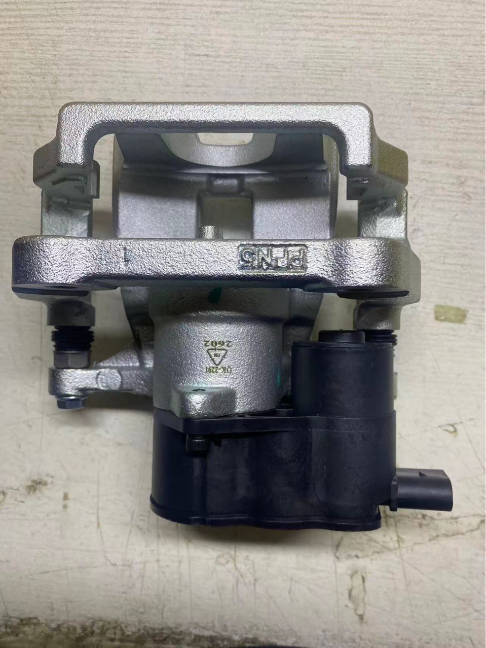 B025780/B025781 is suitable for the front brake caliper of Dongfeng Fengshen Yipai 008