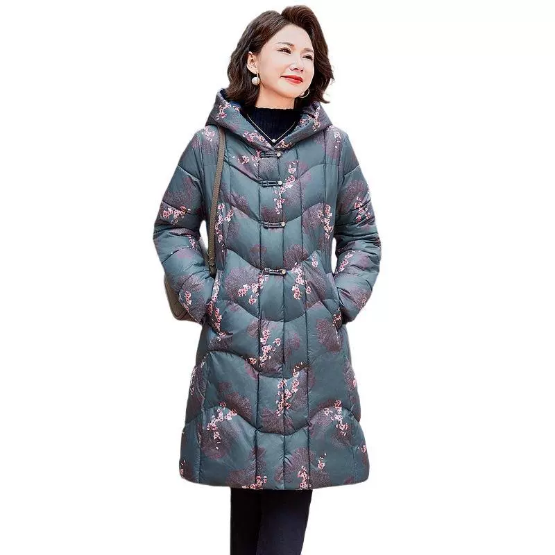 Зимний пуховик и хлопчатобумажный костюм для мамы