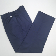作業服のズボンは夏には薄くて通気性があります。