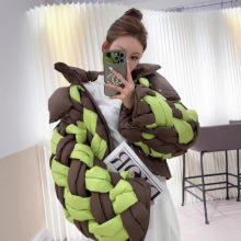 2025新款冬季羽绒服女短款欧货潮牌编织麻花白鸭绒面包服泡芙外套