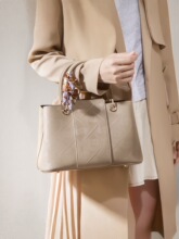 ĸ�H���Y��Ůʿ���e�¿�������������б���Ů���e�ٴ�μ��