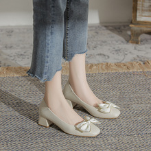 真皮法式方头玛丽珍鞋女新款配裙子伴娘鞋晚风浅口粗跟单鞋大码43