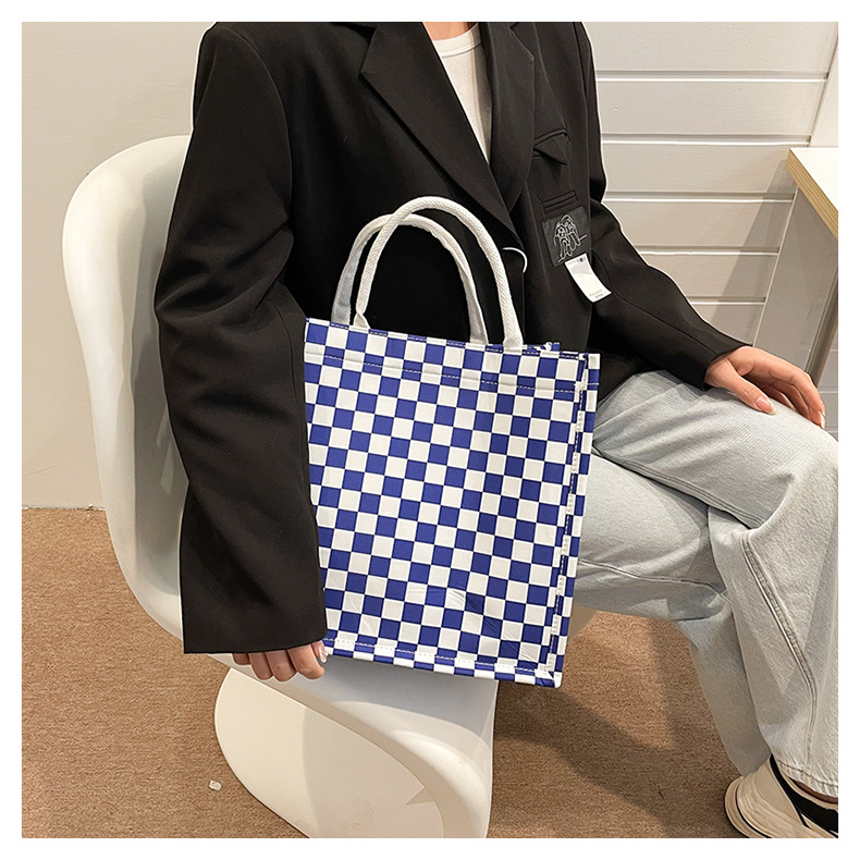 Large-capacity single-shoulder tote bag 2024 new style fashionable and textured trendy handbag for commuting and casual use, large checkered bag for women undefined