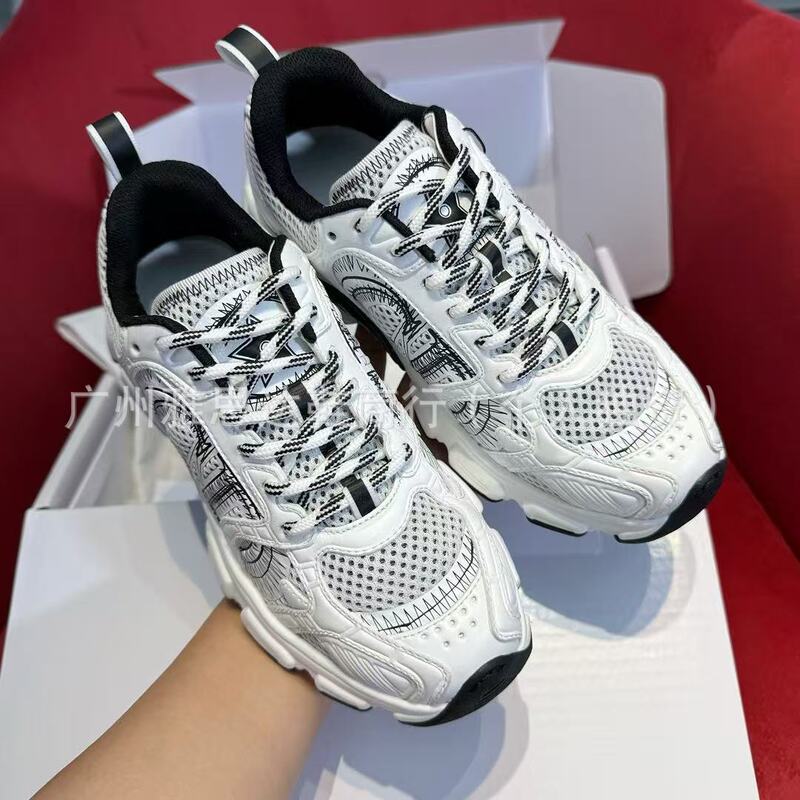 European high-end version of D-brand dad shoes for women, mesh breathable dro lace-up sports casual shoes, men's couple's white sneakers European high-end version of D-brand dad shoes for women, mesh breathable dro lace-up sports casual shoes, men's couple's white sneakers