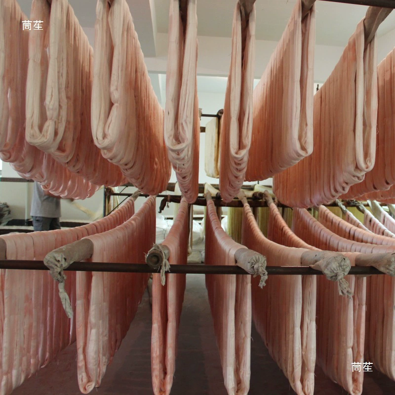 Mulberry silk raw silk dyeing, valerian wood dyeing raw material, white factory silk tie-dye, plant-dyed silk thread