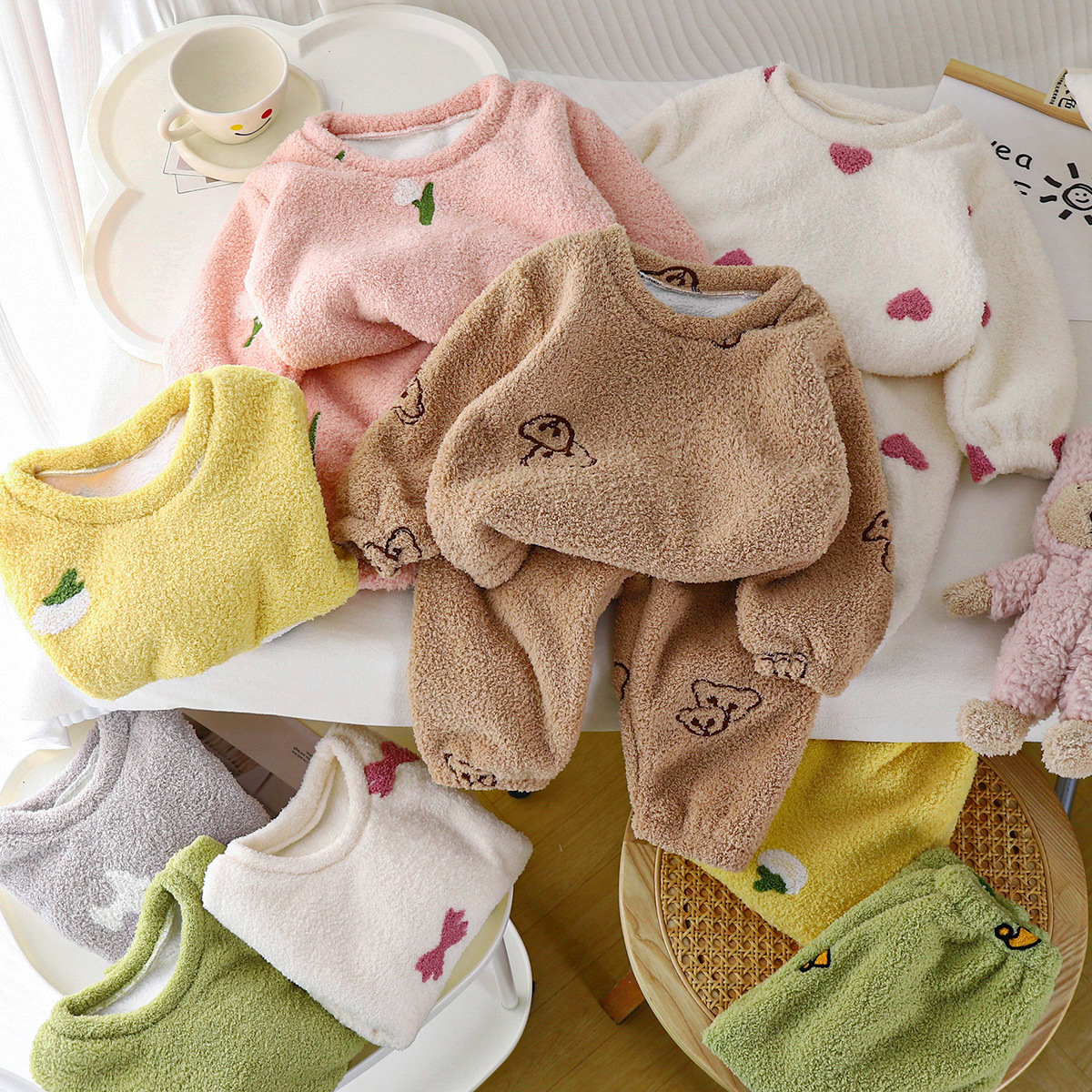 Traje cálido para niños nuevo invierno y otoño bebé más terciopelo engrosamiento niñas servicio a domicilio pijamas para niños ropa para niños al por mayor
