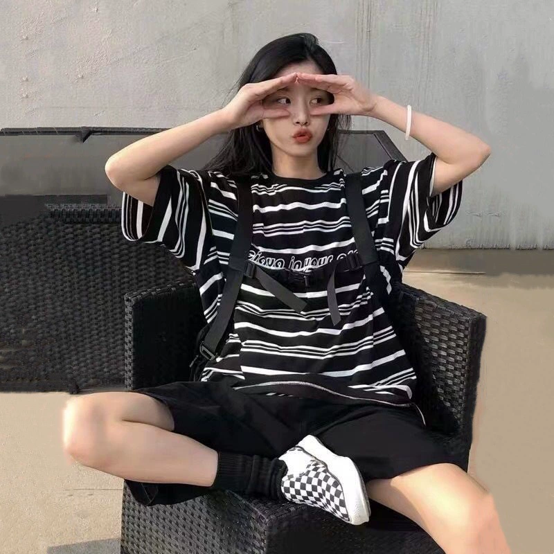 254 # 100kg Большие размеры, американская уличная полосатая футболка с короткими рукавами для женщин, новинка лета 2025, свободные шорты, комплект из двух предметов