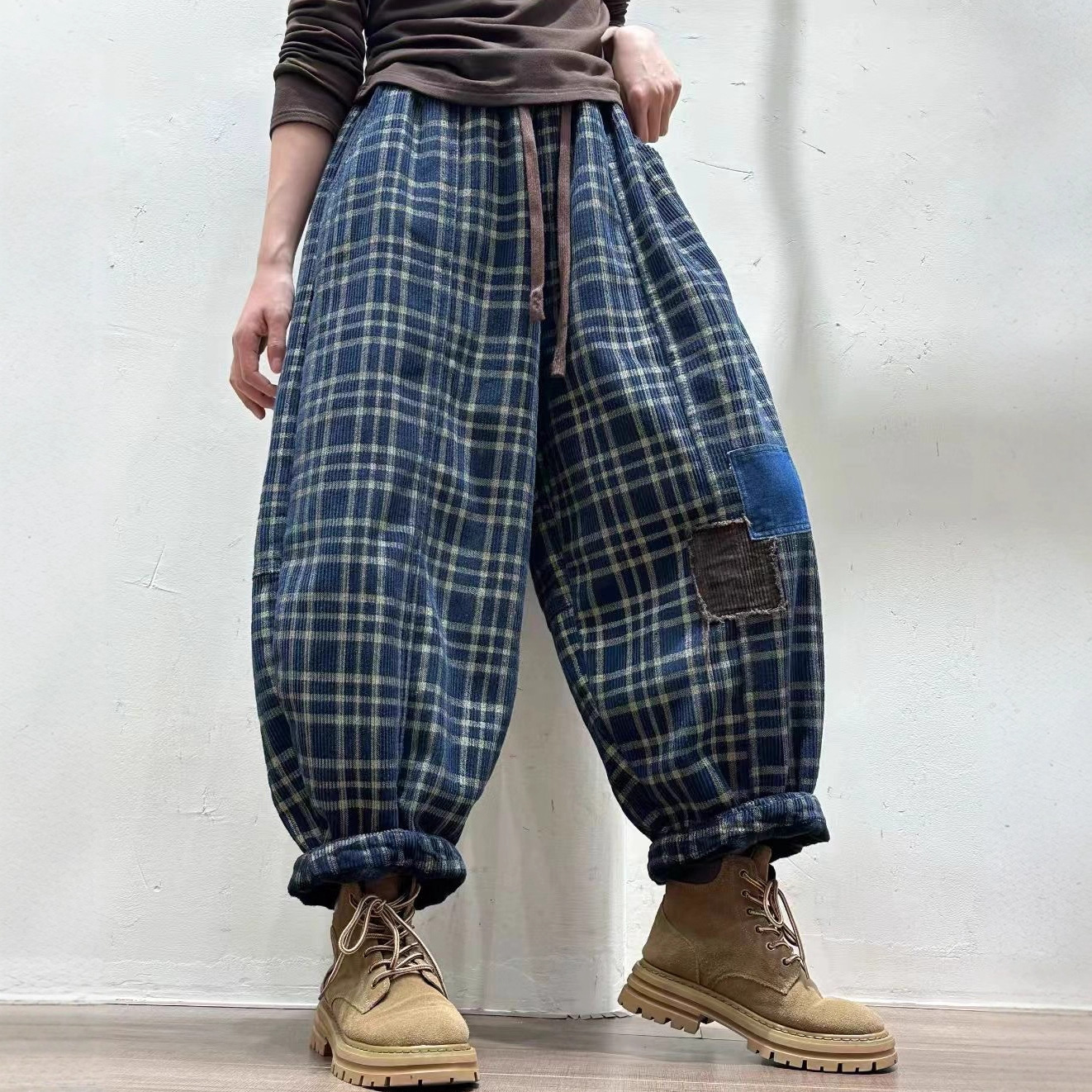 灯芯绒加绒休闲裤 2025冬季新款 潮流复古贴布格子哈伦裤女85638