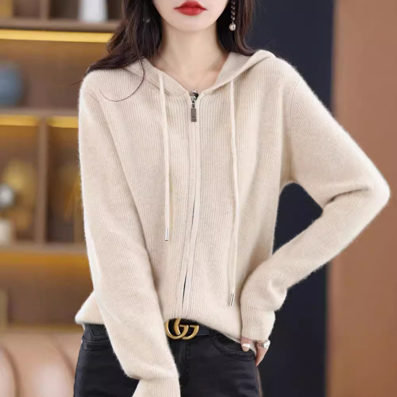 Short Hooded Knitted Cardigan for Women, Autumn Fashion, Stylish and Trendy, Can Be Paired with Skirts, Sweater Outerwear, Versatile Knitwear