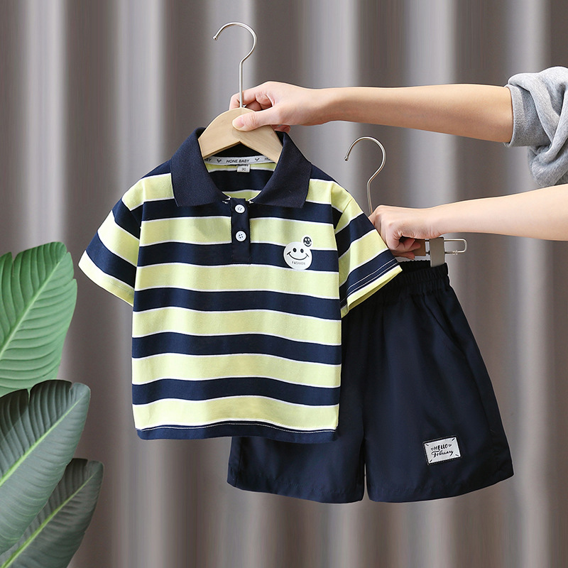 7321 Traje de niño Verano 2025 Nuevo estilo Trendy Queer Camisa POLO a rayas de manga corta Traje de dos piezas de moda de verano