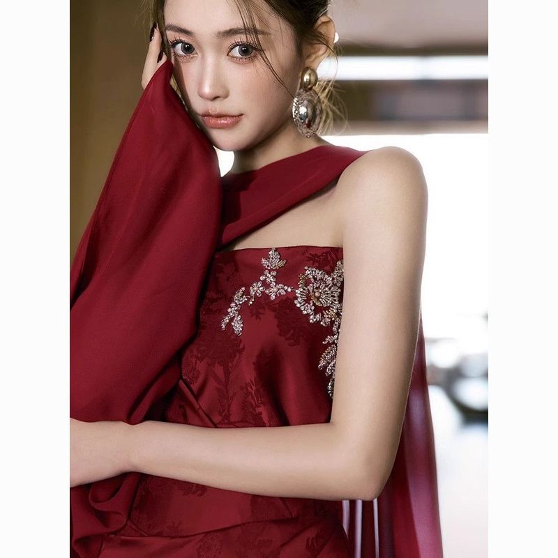 新中式订婚宴礼服女2025新款绝美高端新娘结婚晨拍晨袍鱼尾敬酒服|undefined