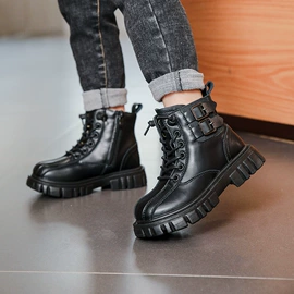 童凉鞋;童运动鞋;童皮靴