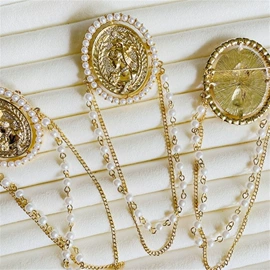 胸针;耳钉;耳环