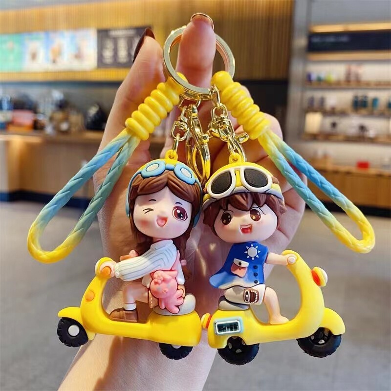 Cartoon tram couple keychain for boys and girls, car keychain, fashionable bag pendant, gift wholesale, couple style Cartoon tram couple keychain for boys and girls, car keychain, fashionable bag pendant, gift wholesale, couple style