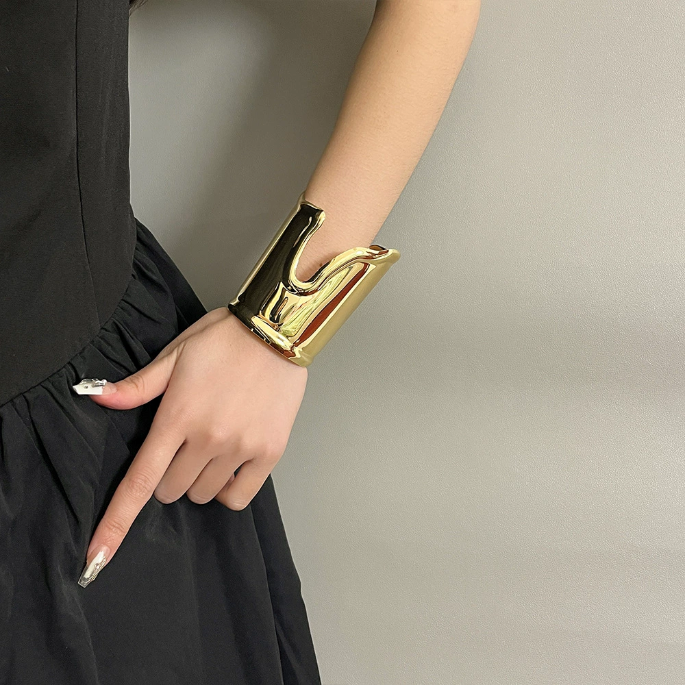 Волнистая металлическая глянцевая женская bracelet, европейский стиль, женский стиль, стиль легкого люкса, высококачественный стиль