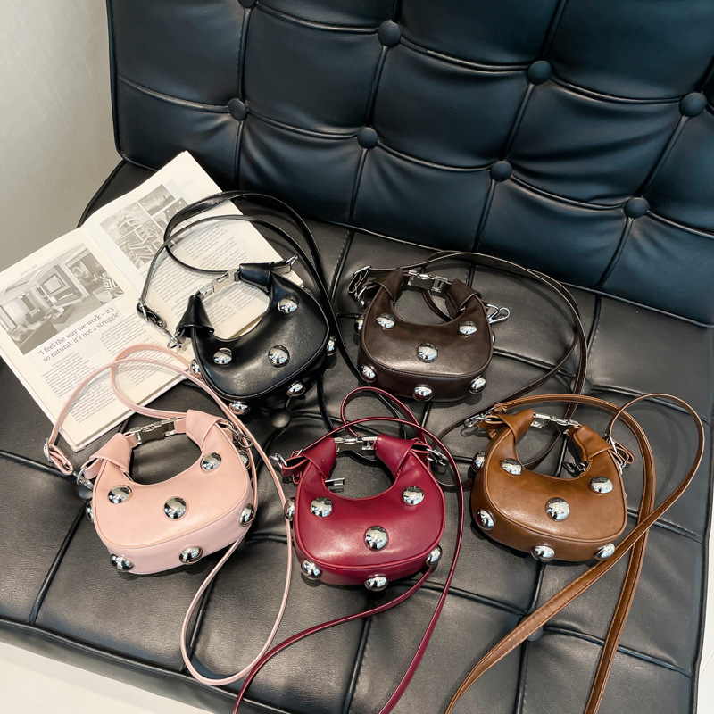 Bolso Dumpling Mujer con Remaches