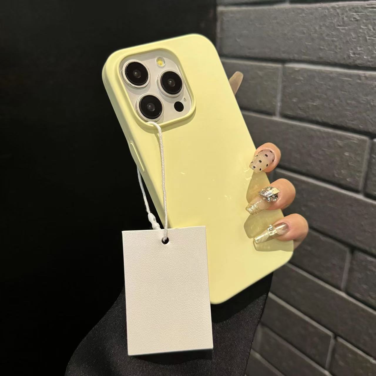 Botón integrado de color sólido simple para piel esmerilada iPhone16ProMax Estuche para teléfono Apple 16Pro/16