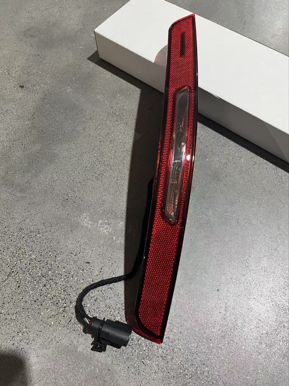 Suitable for Porsche Maca 14-17 Rear Bumper Lights 95B945725B 95B945726B Car Brake Lights