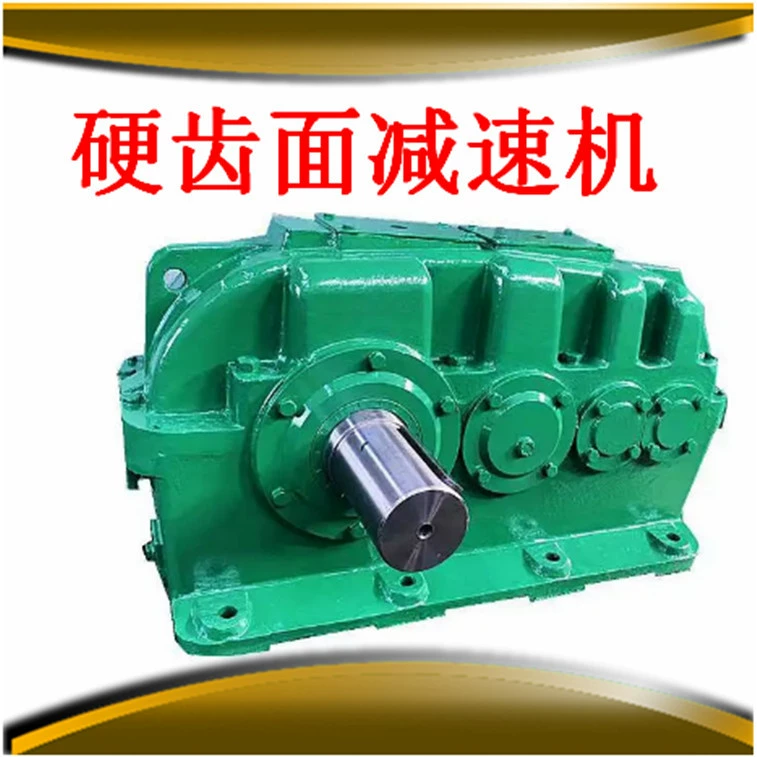 Шестерня редуктора поверхности жесткого зуба ZSY длинной тяжелой промышленности использует высокопрочную низкоуглеродистую легированную сталь после цементации и закалки.