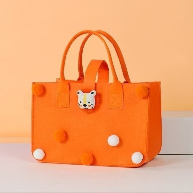 Fabricantes al por mayor en línea sobre rojo bolso de fieltro bolso de mano regalo de dibujos animados bolso de fieltro promoción de apertura bolso de regalo almacenamiento